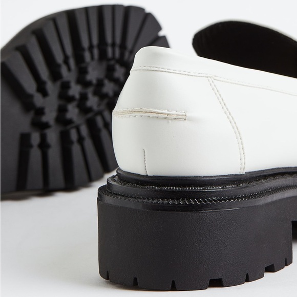 H&M Black/White Chunky Loafers Platform Sole & Tassel Detail Slip On Size 37 (6) - Picture 15 of 16